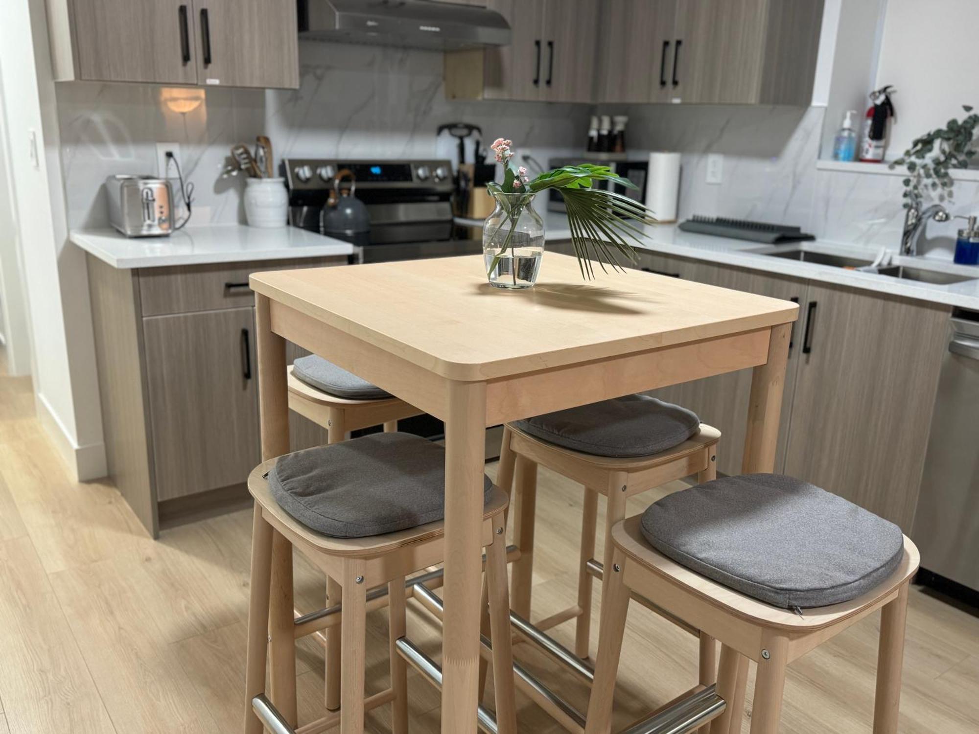 The Sunset Haven- Cozy 2Br Basement Suite Near White Rock Surrey Eksteriør billede