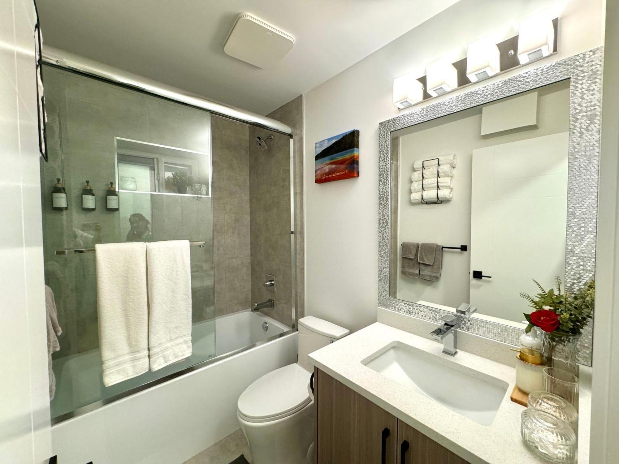 The Sunset Haven- Cozy 2Br Basement Suite Near White Rock Surrey Eksteriør billede