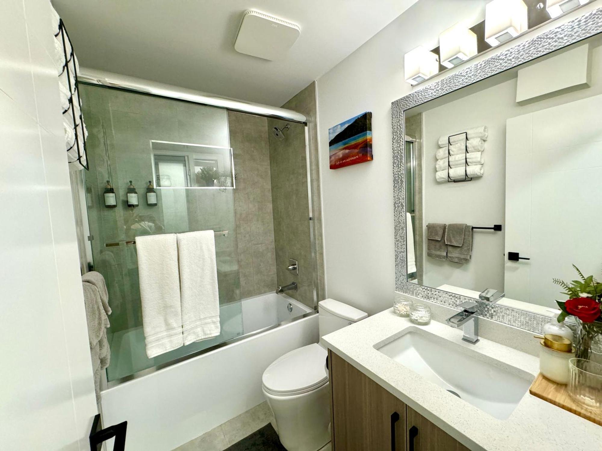 The Sunset Haven- Cozy 2Br Basement Suite Near White Rock Surrey Eksteriør billede